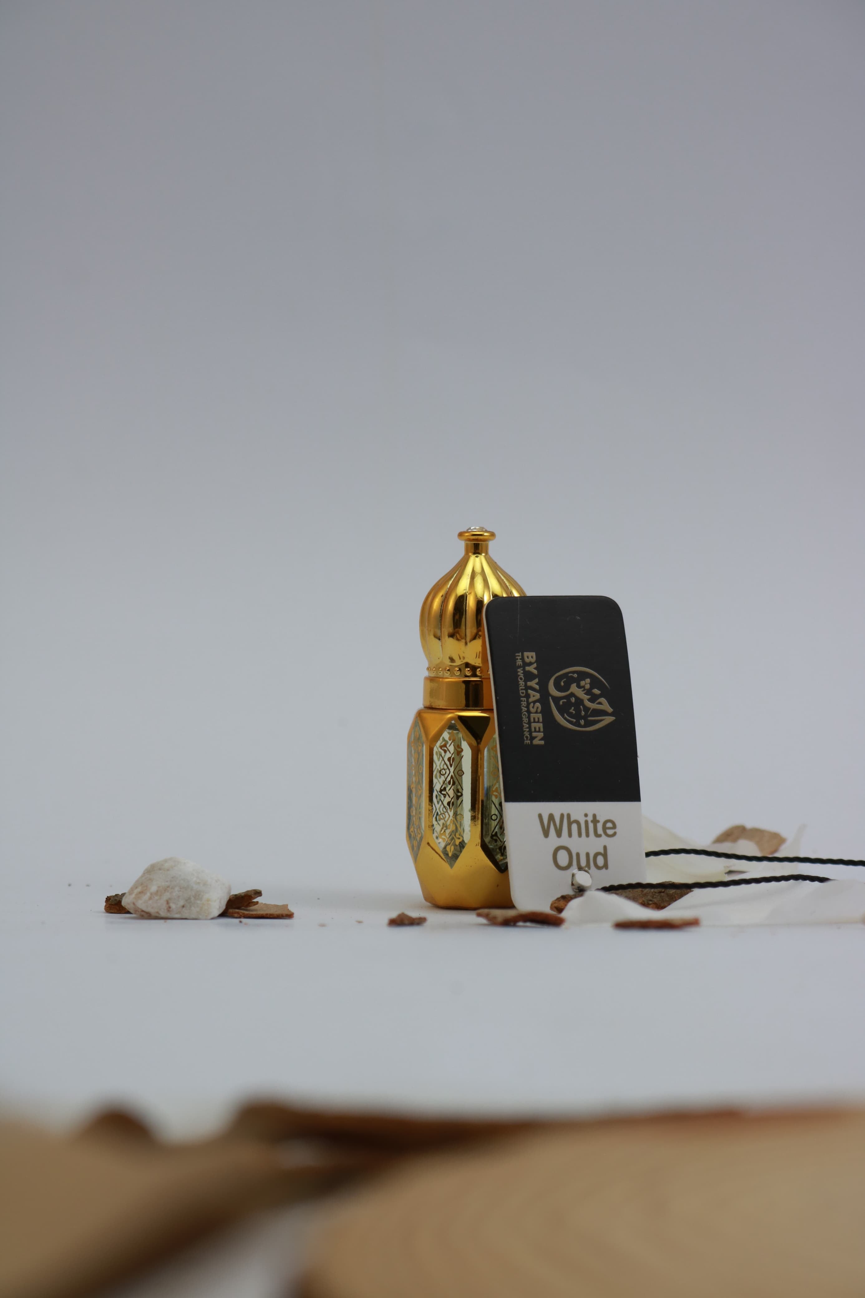 WHITE OUD AND FREE IHTSH ATTAR TASTER INSPIRED BY IHTSH BY YASEEN